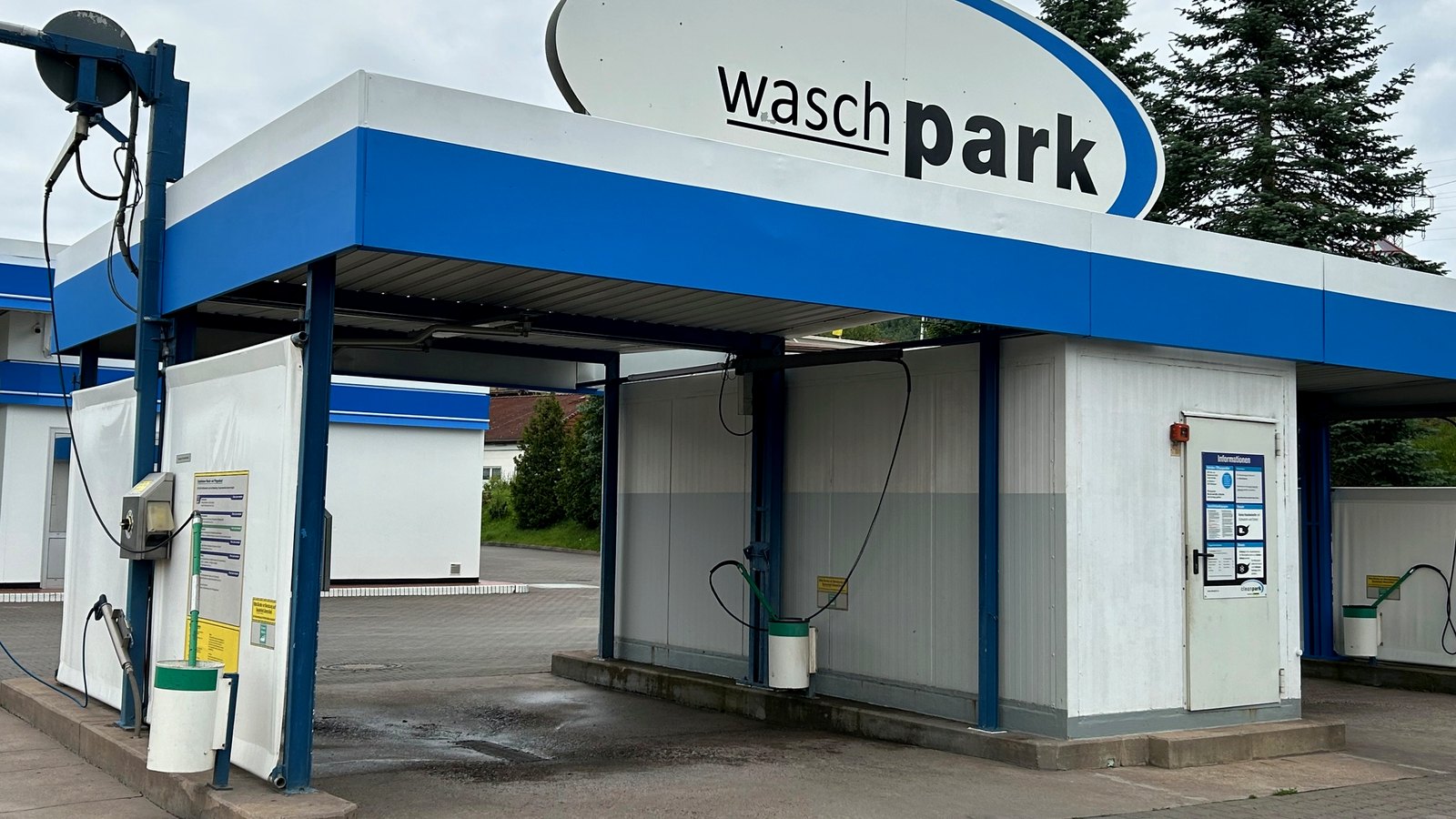 SB-Waschboxen auf dem Gelände von SSW Automobile